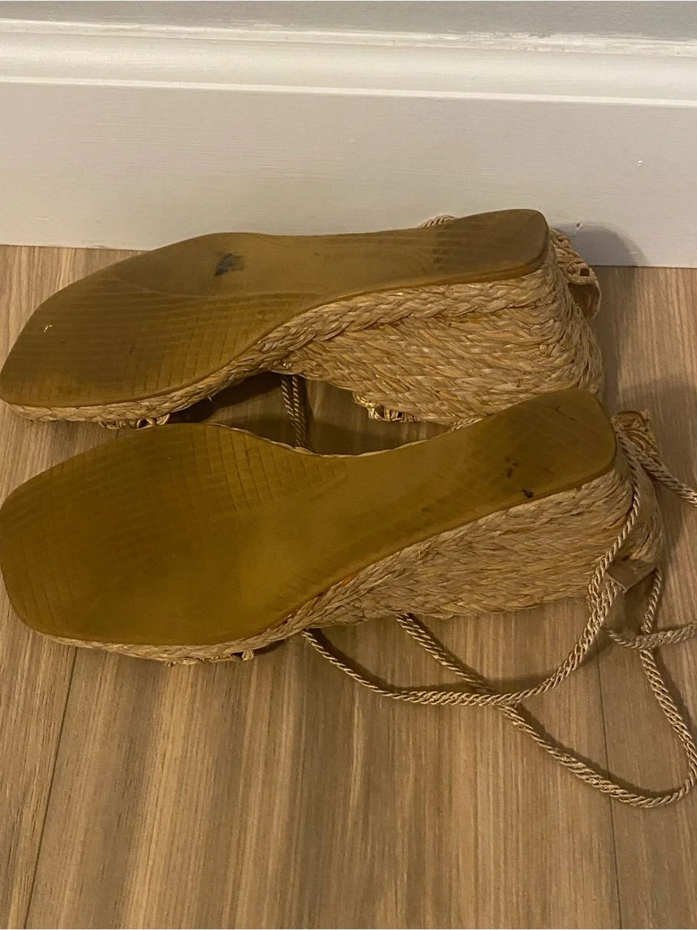 Stuart Weitzman Ladies 7 1/2 Daffodil jute and raffia wedge sandals bohemian loo